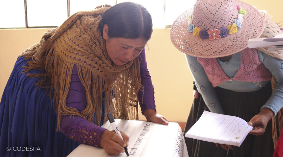 taller mujeres patronaje bolivia