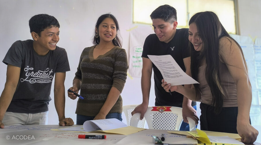 jóenes estudiantes innovert
