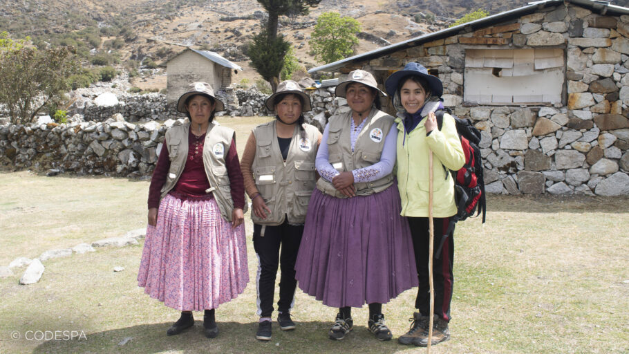 mujeres guia ruta takesi