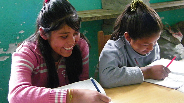 Banco de Santander y la educación como desarrollo social de las niñas