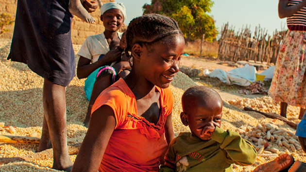 Divina Pastora Seguros colabora con el proyecto “Bidones contra el hambre”, en Angola