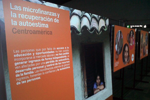 Sevilla acogió una exposición fotográfica sobre el impacto social y económico de las microfinanzas para reducir la pobreza