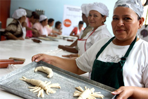 El ingreso laboral femenino aportó el 30% de la reducción de la pobreza extrema en América Latina y el Caribe