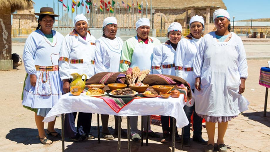 Mujeres impulsando turismo rural comunitario en Bolivia