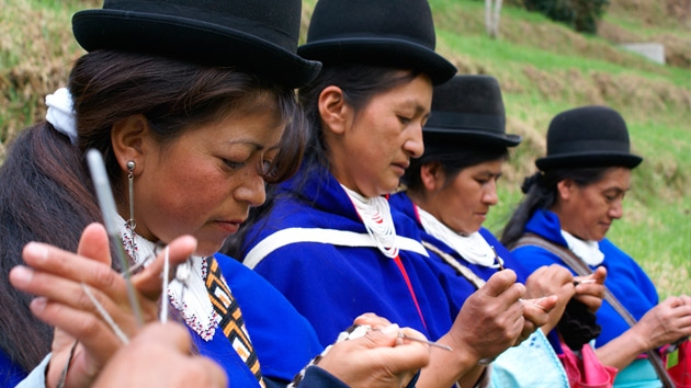 La mujer indígena: tejedoras de paz en Colombia