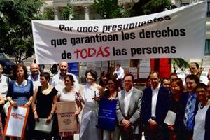 Más de 400 ONGD exigen en el Congreso unos presupuestos que respeten los derechos de todas las personas. #Presupuestoshumanos