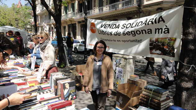 ¡Visita nuestro puesto de libros por Sant Jordi!