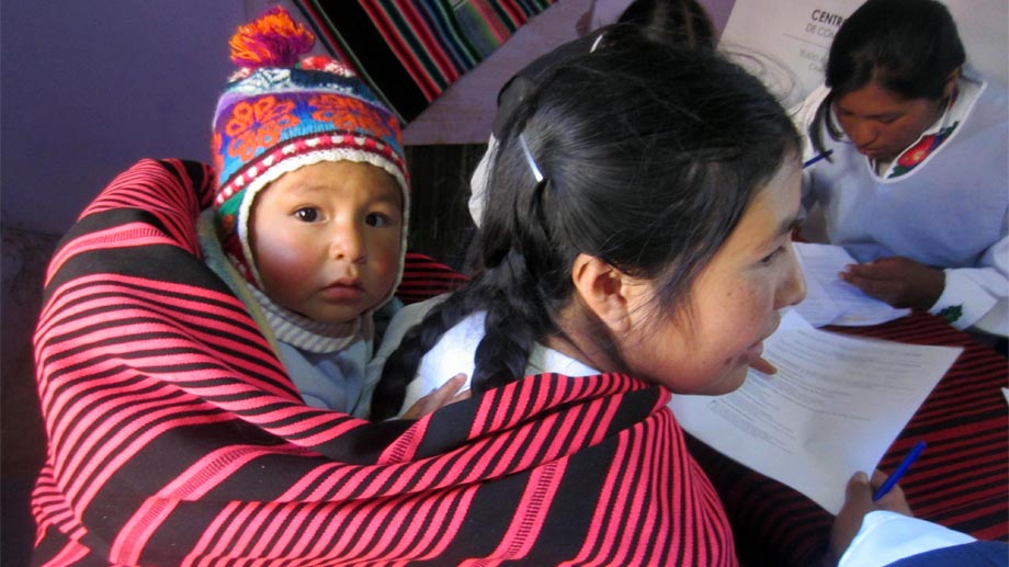 Talleres para que las mujeres del Altoandino peruano "tejan" un futuro próspero