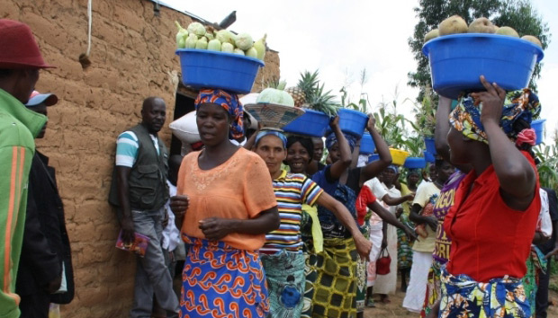 Nueva entrega de títulos que reconocen las tierras de campesinos en Angola