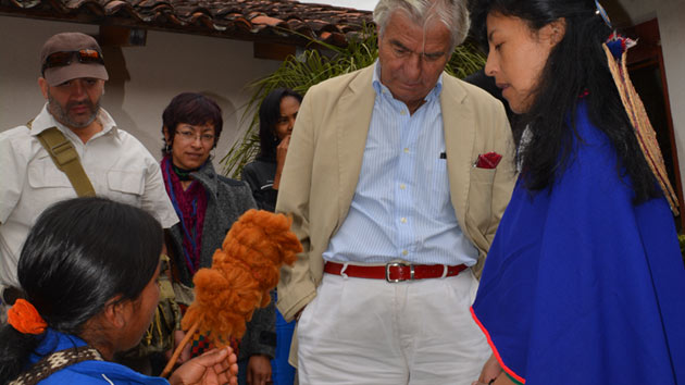 El embajador español en Colombia visita nuestro proyecto de mujeres artesanas en la región del Cauca